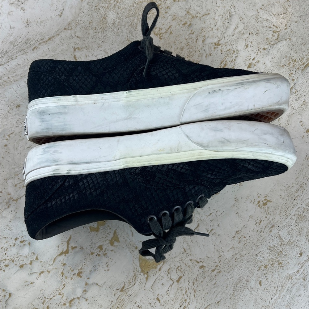 Vans Black Animal Era Embossed Platform Trainers Womens 8, men’s 6.5 - Picture 9 of 11